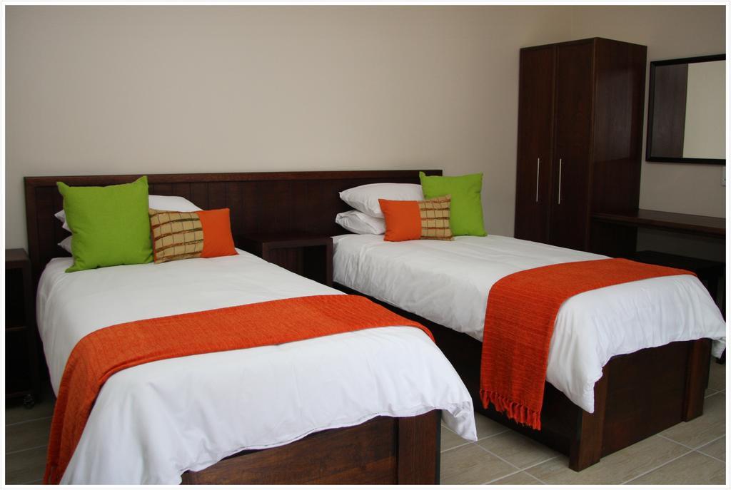 Be At Home Guesthouse Klerksdorp Chambre photo